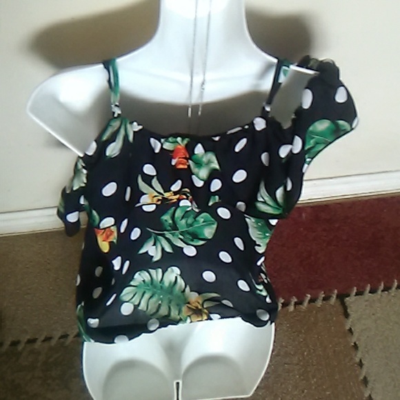 Off the Shoulder Blouse - Picture 3 of 3